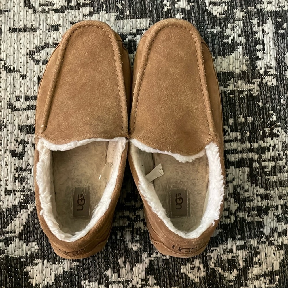 Ugg slippers for men. Great used condition. Size 13